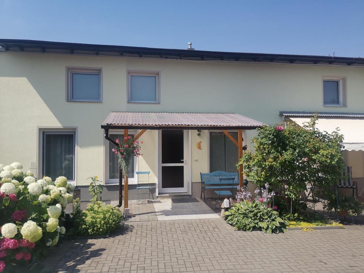 Ferienwohnung Uenglingen Stendal Exterior photo
