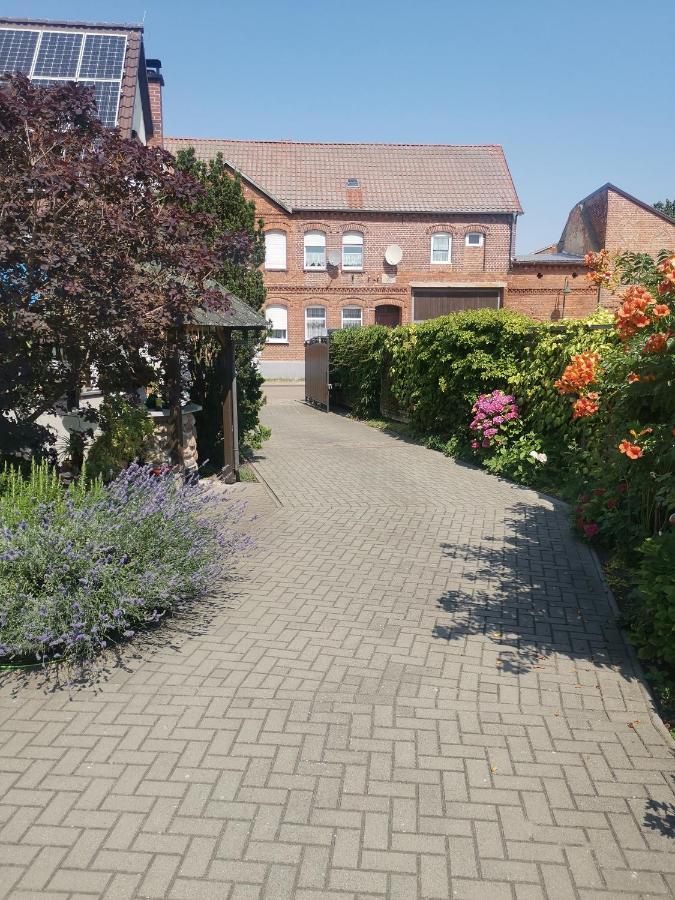 Ferienwohnung Uenglingen Stendal Exterior photo